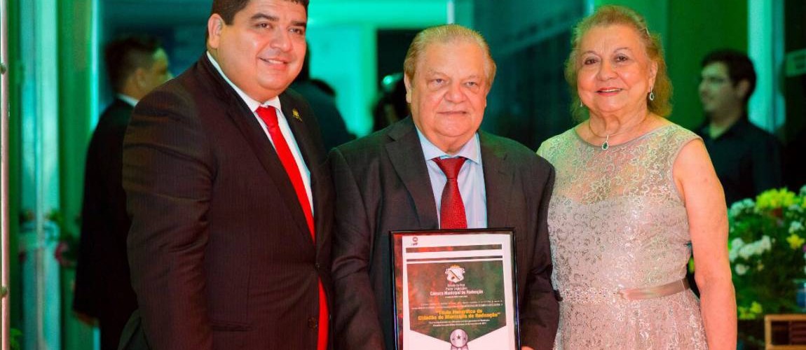 Presidente da FIC recebe Comenda Cidadão de Redenção