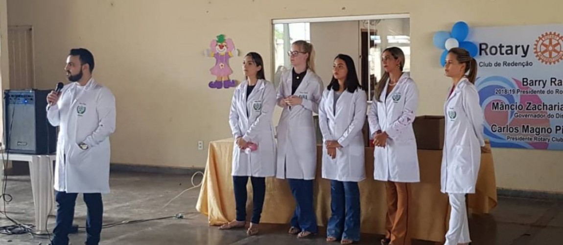Alunos da FIC realizam palestras no Rotary Club, em Redenção Alunos da FIC realizam palestras no Rotary Club, em Redenção