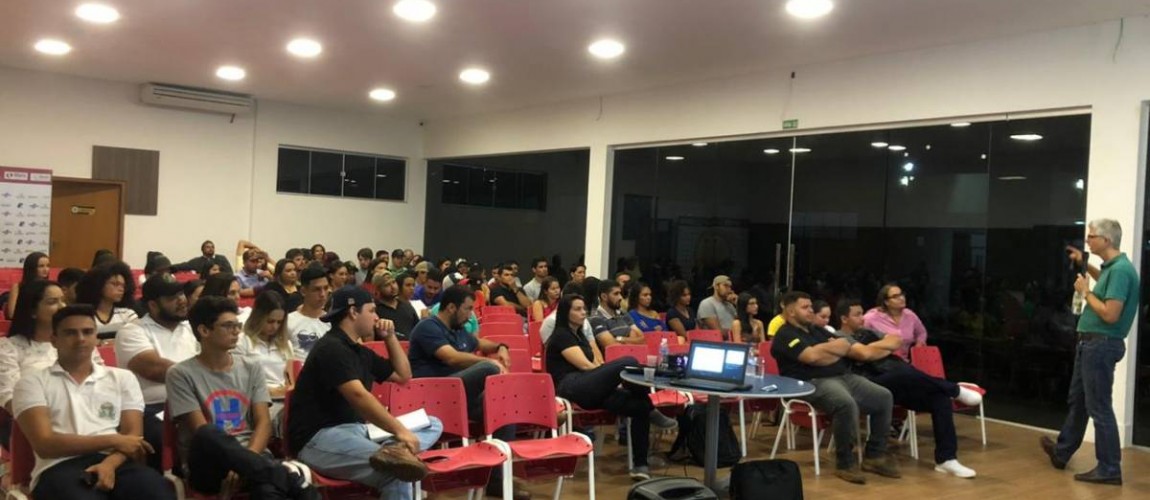 Confinamento e Bem-estar Animal foram temas do II Ciclo de Palestras do curso de Medicina Veterinária da FIC Confinamento e Bem-estar Animal foram temas do II Ciclo de Palestras do curso de Medicina Veterinária da FIC