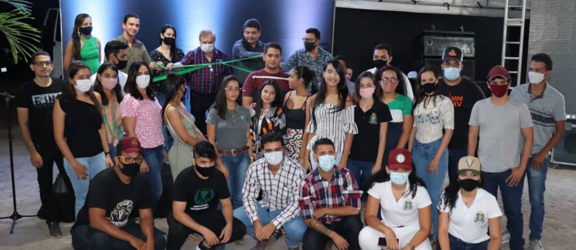 FIC inaugura Clínica de Odontologia e lança pedra fundamental da Clínica Escola do curso de Medicina Veterinária FIC inaugura Clínica de Odontologia e lança pedra fundamental da Clínica Escola do curso de Medicina Veterinária